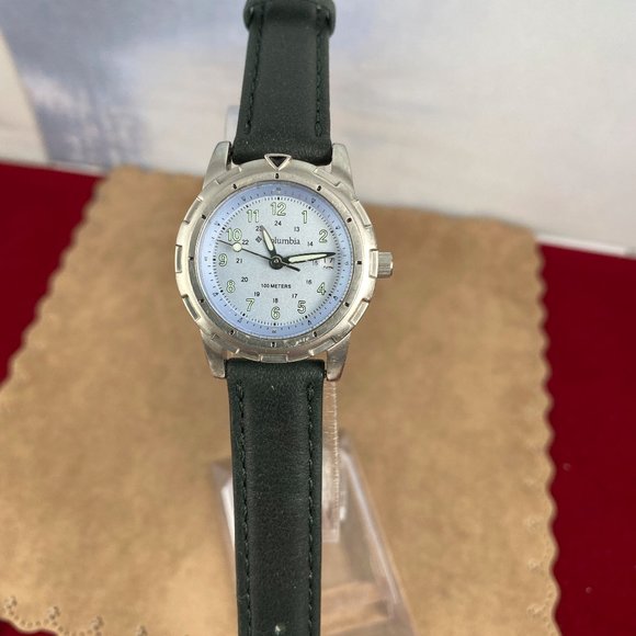 Columbia Sports Wear Sports Watch Silver Tone with Bluish Face Luminous Hands - Picture 2 of 8